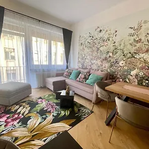 Hollan I 3bdr I 2bathr I Freeparking Apartment